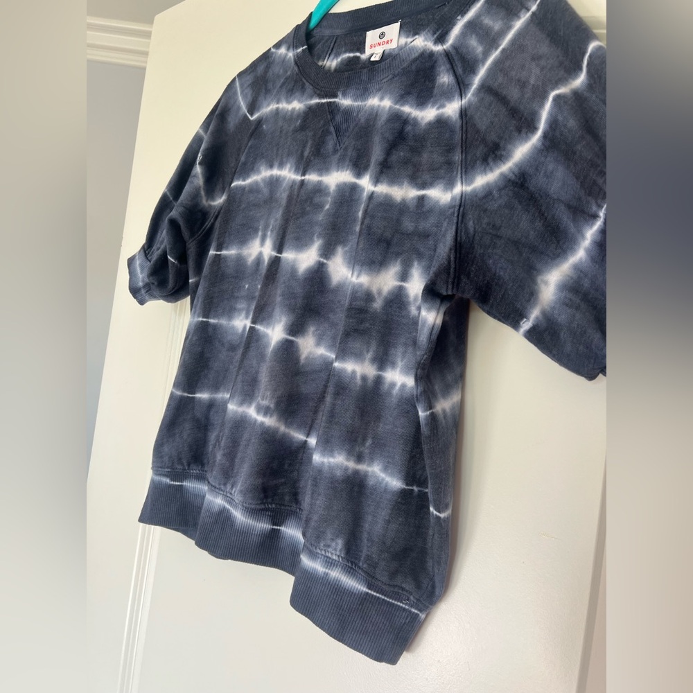 Sundry Tie Dye Puff Sleeve Raglan Sweatshirt in Navy/White Size S (4-6) - Picture 12 of 15